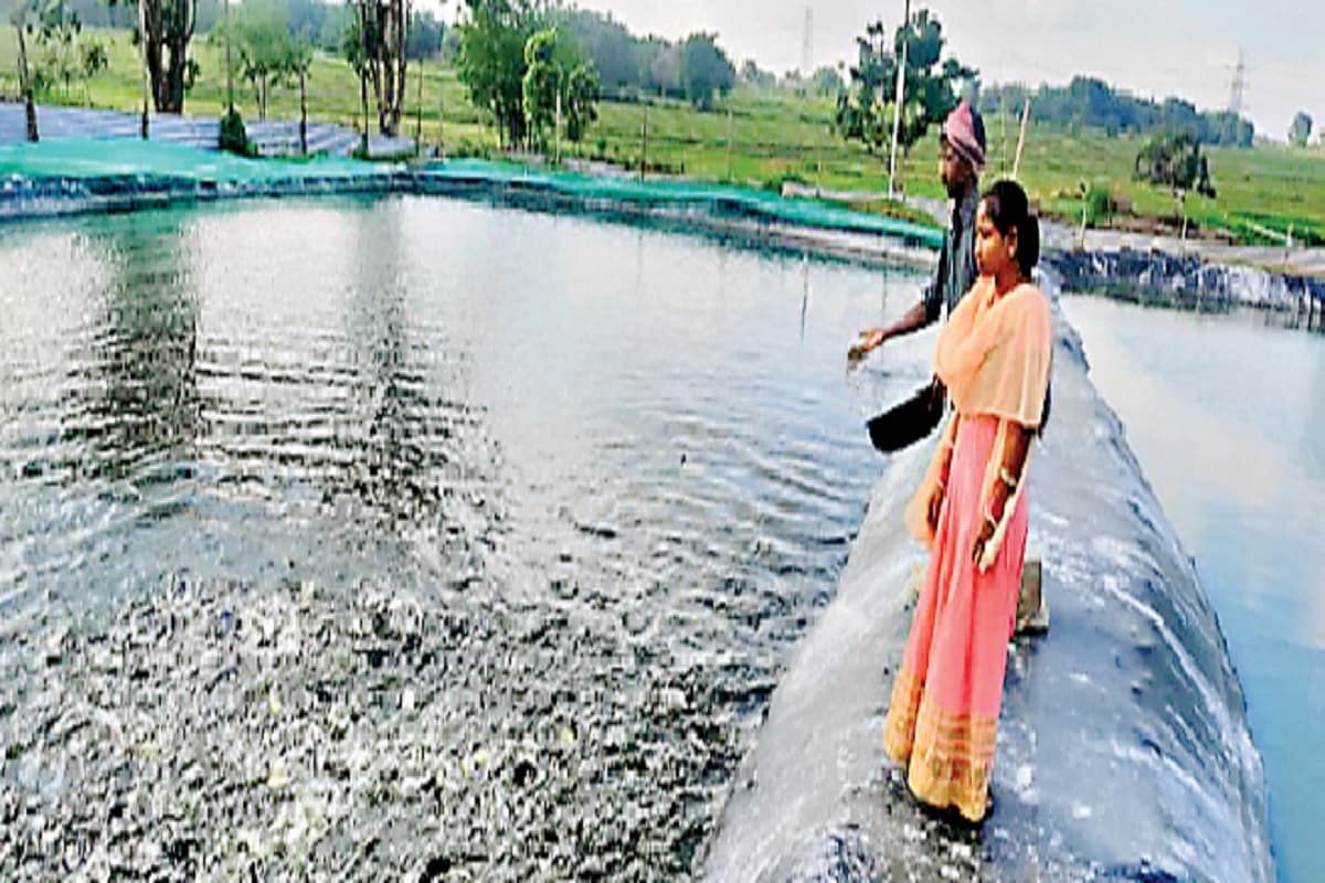 लोहरदगा: शिक्षिका बनने की थी चाहत, नौकरी नहीं मिली तो मत्स्यपालन कर बनी उद्यमी