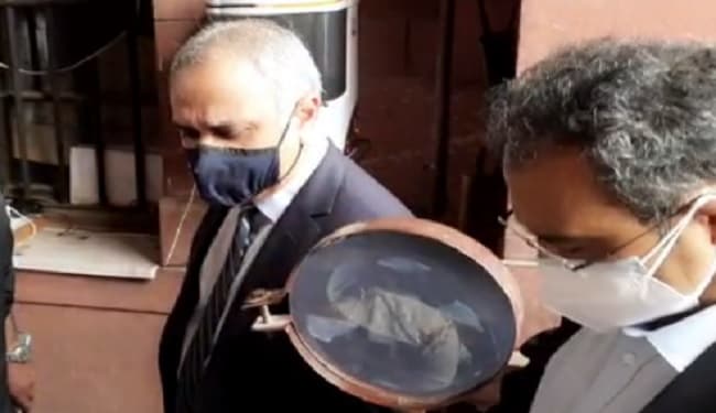 वित्त मंत्री का इंफोसिस को निर्देश, आयकर के नए पोर्टल में आ रही दिक्कतों को 15 सितंबर तक करें दुरुस्त