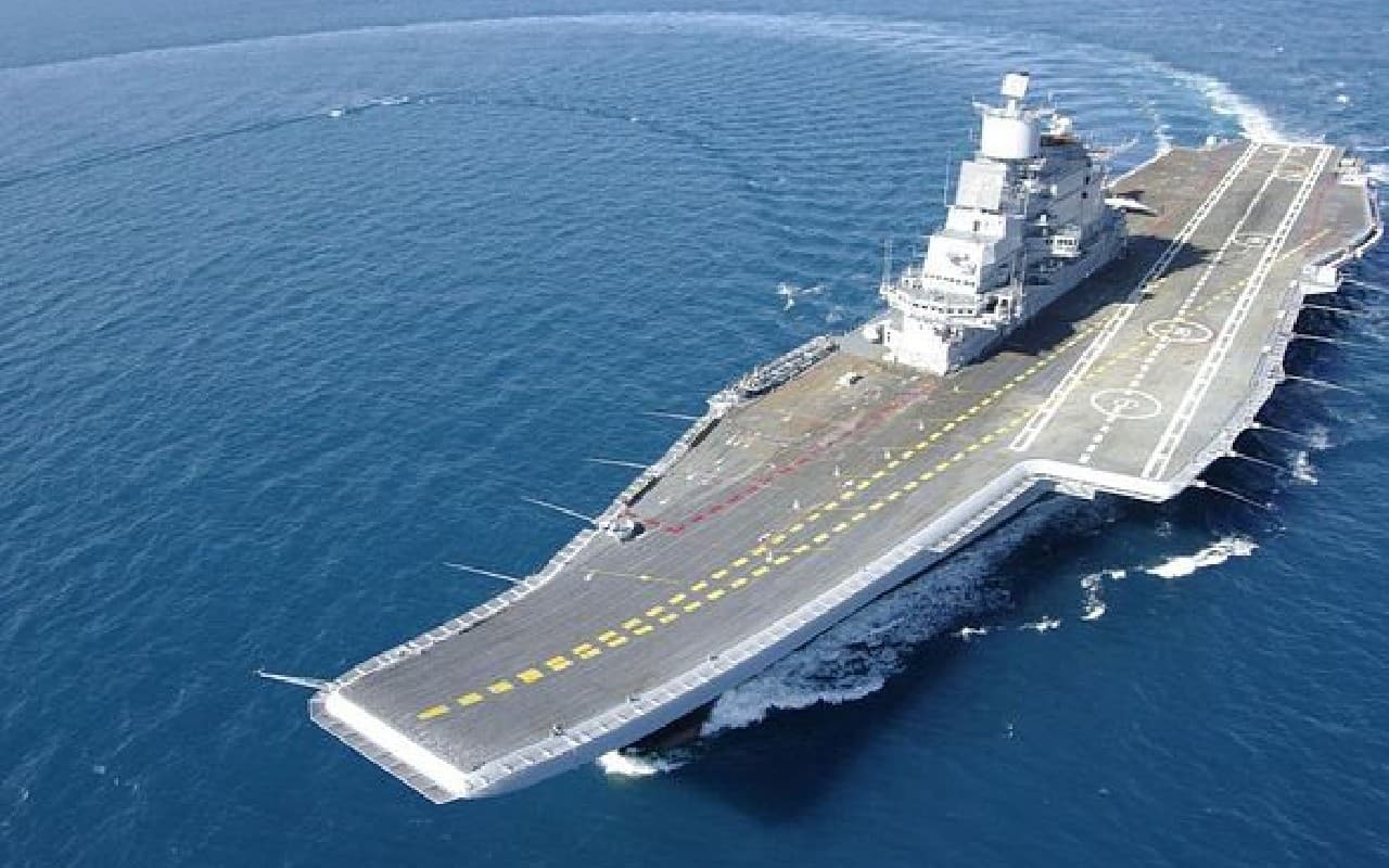 IAC Vikrant पर तैनात हैं मिग 29k और रोमियो हेलिकॉप्टर, इन फाइटर जेट्स को शामिल करने की भी है योजना