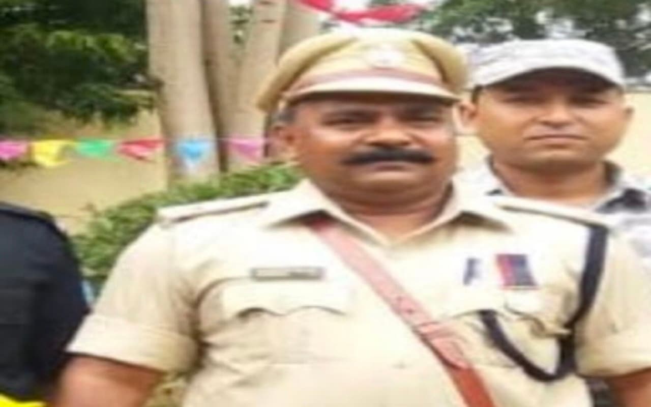 झारखंड: मॉर्निंग वॉक के बाद सस्पेंशन रिलीज लेटर लेने जा रहे थे जीआरपी इंस्पेक्टर, रास्ते में हार्ट अटैक से मौत