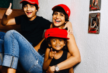 49 साल की उम्र में मंदिरा बेदी फिर से बनने जा रही हैं मां! बेबी बंप फ्लॉन्ट करते हुए एक्ट्रेस ने शेयर की फोटो