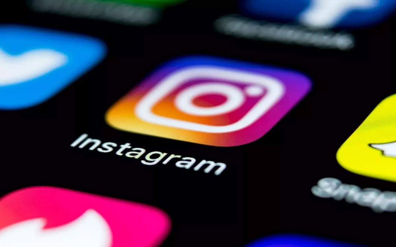 Instagram: प्रेमिका ने लड़कों को अनफॉलो करने से किया इनकार, प्रेमी ने कर ली खुदकुशी! जानें पूरा मामला