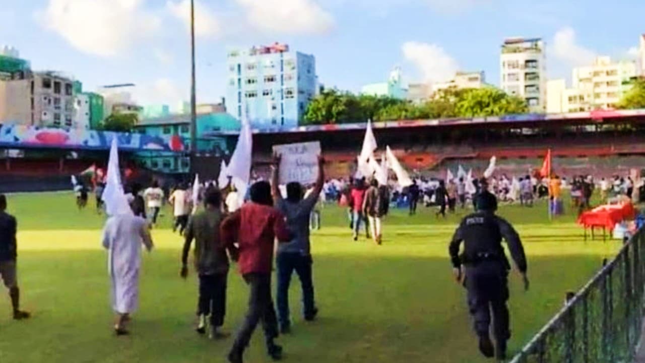 International Day of Yoga: मालदीव में भीड़ ने योग दिवस कार्यक्रम को किया बाधित, छह गिरफ्तार
