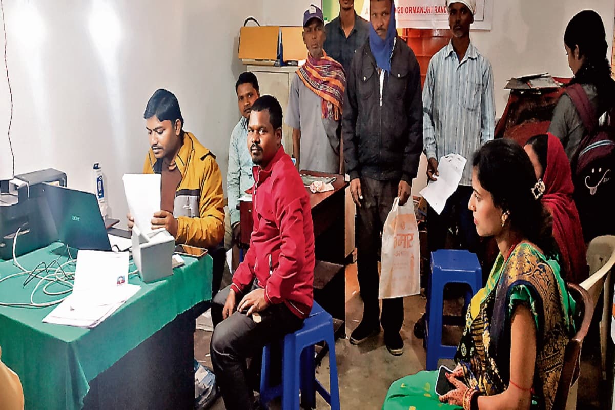 झारखंड के ग्राम पंचायतों में इंटरनेट सेवा ठप, ऑप्टिकल फाइबर केबल बिछाने का दावा सिर्फ कागज पर