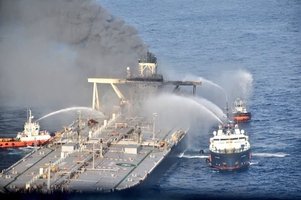 अमेरिकी नौसेना ने लाल सागर में जहाज पर हमले के बाद हूती लड़ाकों को मार गिराया