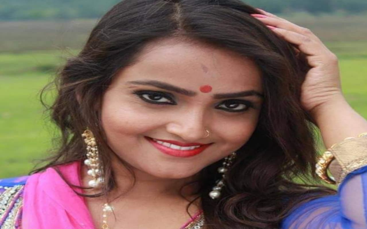 पति और बेटी के साथ कोलकाता जा रही झारखंड की नागपुरी एक्ट्रेस-सिंगर की गोली मारकर हत्या