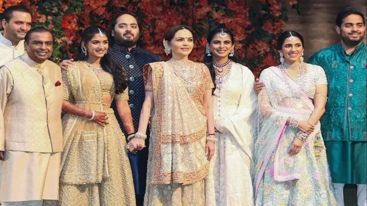 मुकेश अंबानी की बेटी Isha Ambani की सैलरी जानकर चौंक जाएंगे आप, अब तक बना चुकी हैं मोटा नेट वर्थ