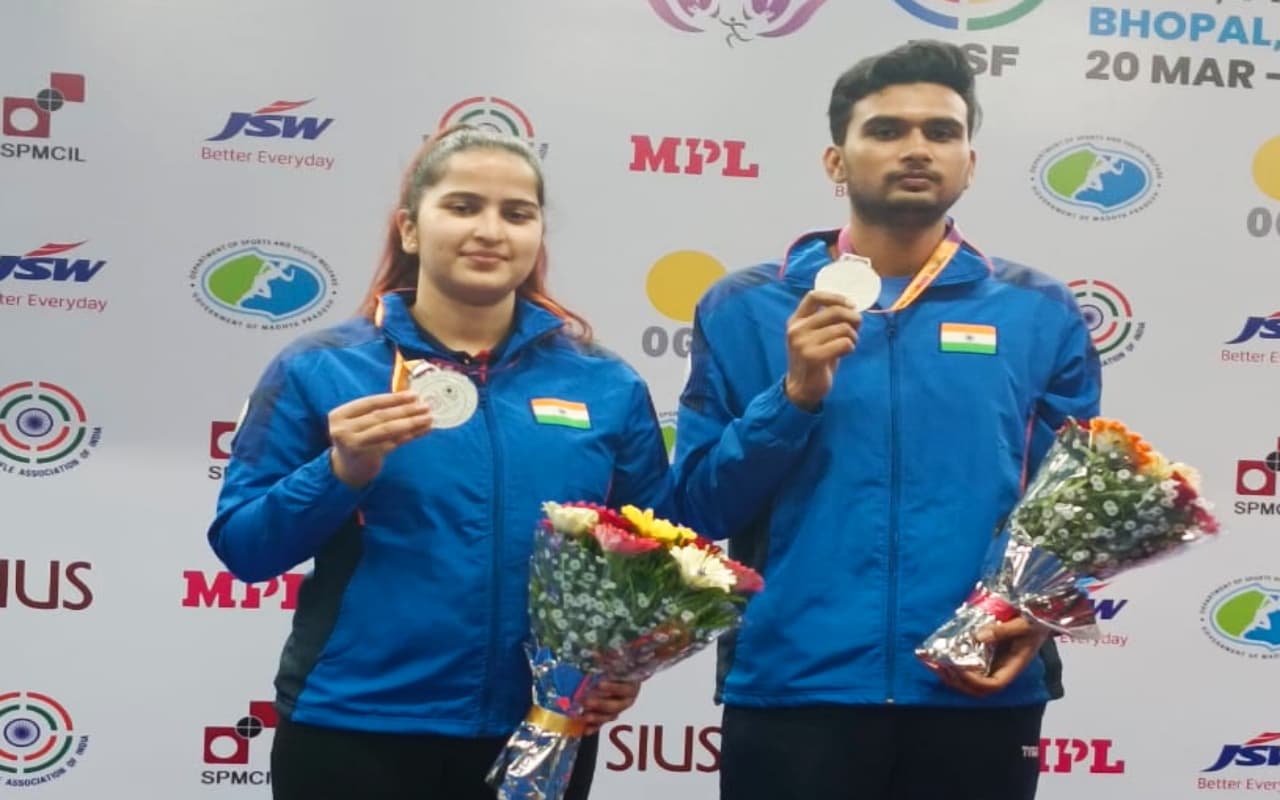 ISSF World Cup: भारत ने दूसरे दिन मिश्रित टीम में जीते कांस्य और रजत पदक, चीन ने गोल्ड पर किया कब्जा