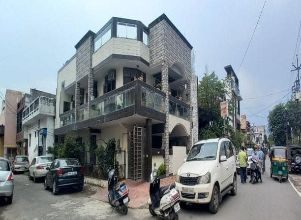 Bihar: बिल्डर गब्बू सिंह के करीबियों के ठिकानों पर छापेमारी, पटना में दूसरे दिन भी IT Raid जारी