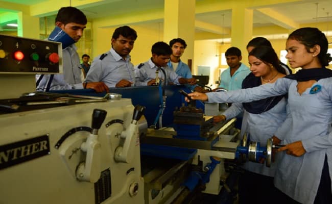 बिहार के सभी प्रखंडों में हो रही ITI खोलने की तैयारी, हाई स्कूलों में भी होगी आइटीआई की पढ़ाई