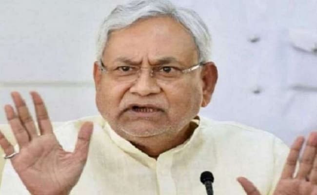 COVID-19 : बिहार में 24 घंटे में बढ़ी कोरोना पॉजिटिव की संख्या, CM नीतीश बोले- सोशल डिस्टेंसिंग का करें पालन COVID-19 : बिहार में 24 घंटे में बढ़ी कोरोना पॉजिटिव की संख्या, CM नीतीश बोले- सोशल डिस्टेंसिंग का करें पालन