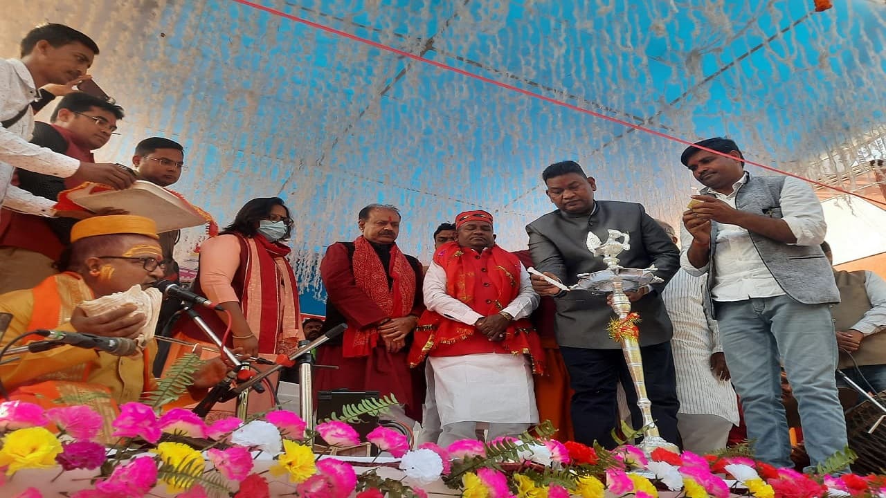 झारखंड के राजकीय इटखोरी महोत्सव का आगाज, श्रम मंत्री सत्यानंद भोक्ता बोले-भद्रकाली मंदिर का होगा विकास