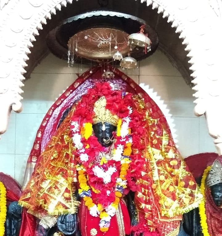 Chaitra Navratra 2021 : चैत्र नवरात्र आज से शुरू, चतरा के भद्रकाली मंदिर में मां शैलपुत्री की हुई विधिवत पूजा, कोरोना के बीच ऐसी है मंदिर की व्यवस्था