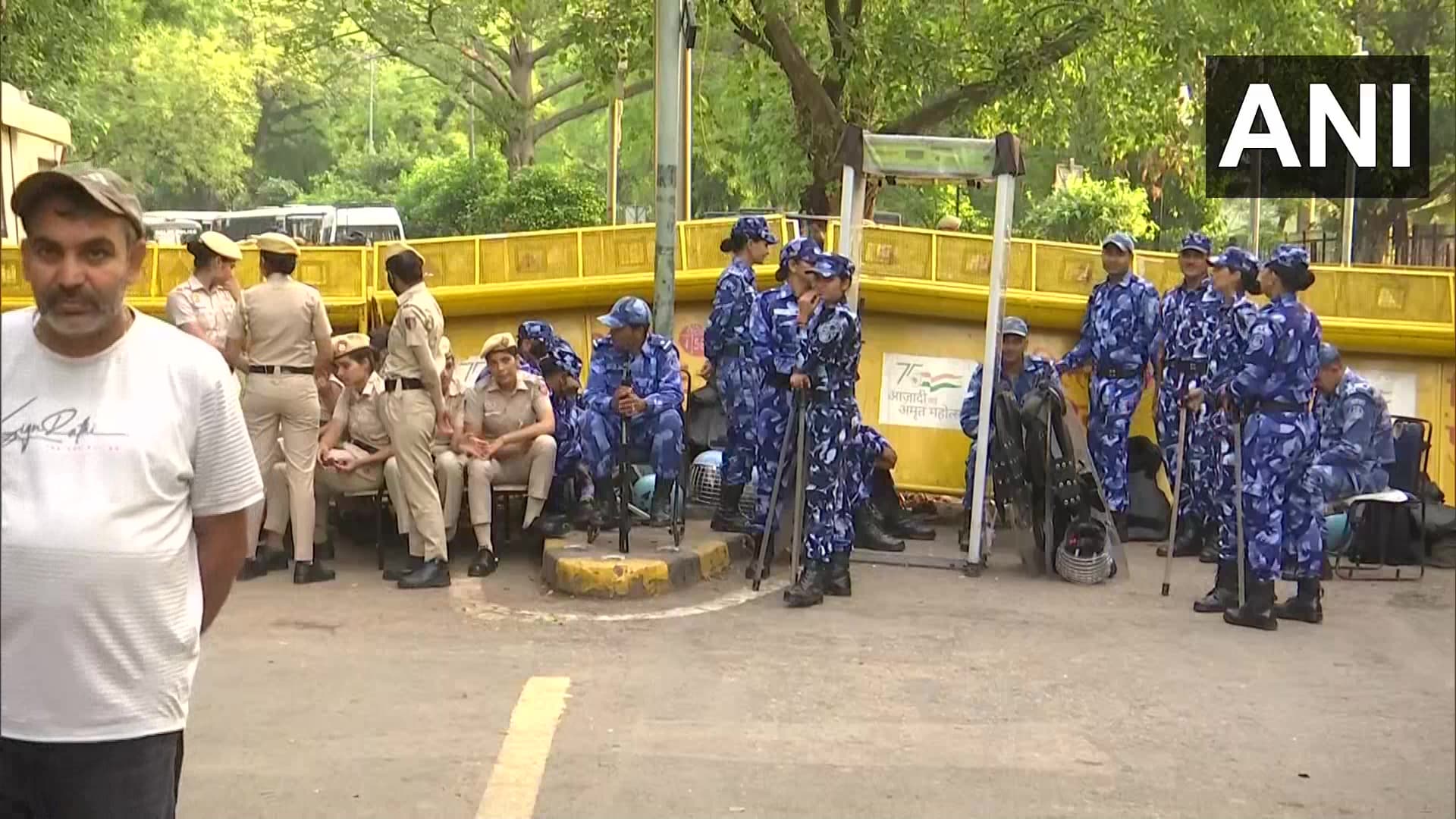 दिल्ली के लुटियंस में कड़ी सुरक्षा के बीच नये संसद भवन का उद्घाटन, चप्पे-चप्पे पर सुरक्षा बल मौजूद