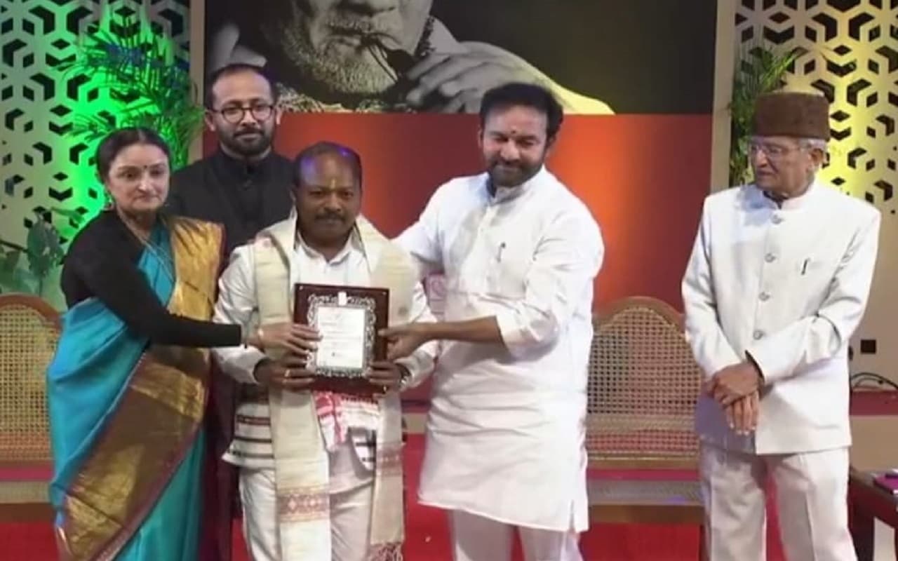 ठेठ नागपुरी गायक जगदीश बड़ाईक को मिला उस्ताद बिस्मिल्लाह खां युवा पुरस्कार, बोले-कला को मिलेगी राष्ट्रीय पहचान