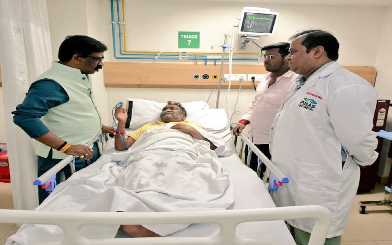झारखंड: शिक्षा मंत्री जगरनाथ महतो की तबीयत बिगड़ी, एयर एंबुलेंस से भेजे गए चेन्नई झारखंड: शिक्षा मंत्री जगरनाथ महतो की तबीयत बिगड़ी, एयर एंबुलेंस से भेजे गए चेन्नई