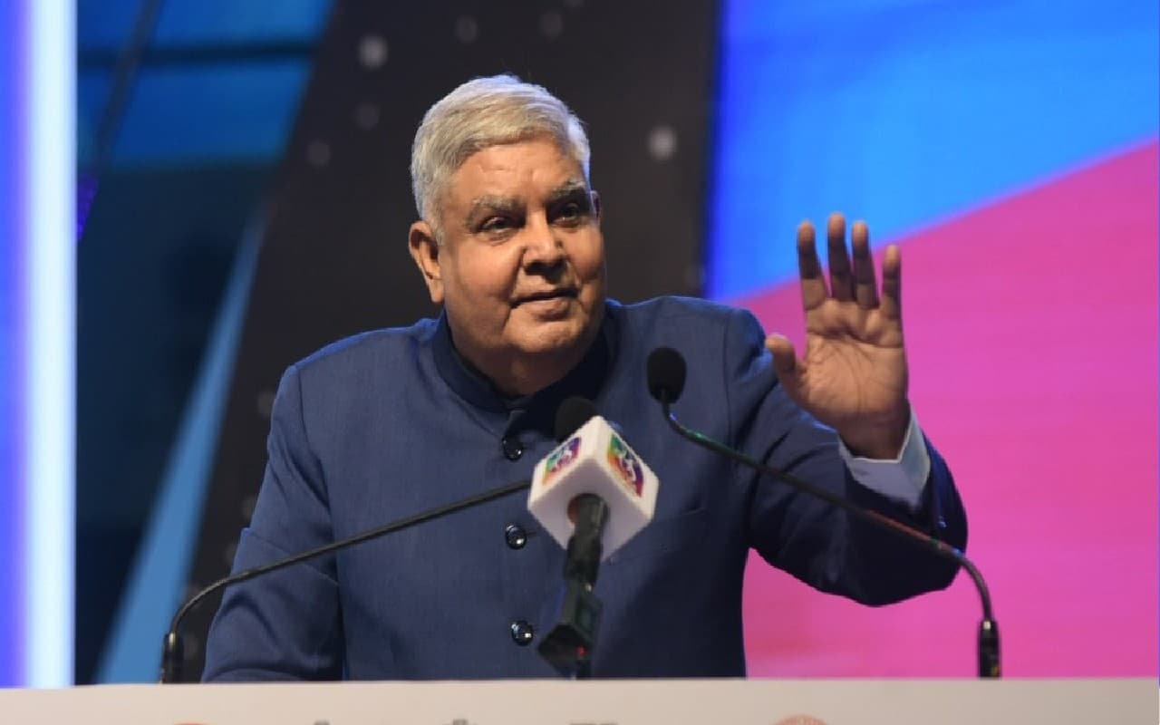 उपराष्ट्रपति की टिप्पणी पर टीएमसी सांसद का पलटवार, पश्चिम बंगाल पर कुछ कहना उनके पद के अनुरूप नहीं