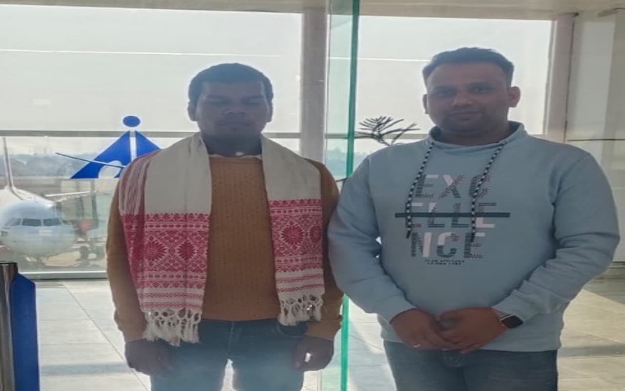 ग्लोबल यूथ कांफ्रेंस में भाग लेने कोलंबिया रवाना हुए रामगढ़ के जयदेव बेदिया,युवाओं की हालात पर होगी चर्चा