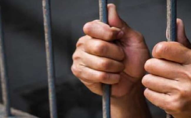 बिहार में जदयू नेता ने पेश की मिसाल, शराब के नशे में धुत होकर हंगामा कर रहे बेटे को पहुंचाया हवालात