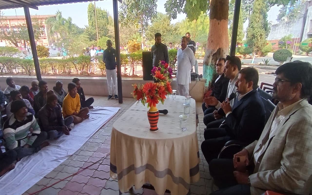 Jharkhand News: रांची की बिरसा मुंडा सेंट्रल जेल में लगी जेल अदालत, 4 बंदी हुए रिहा