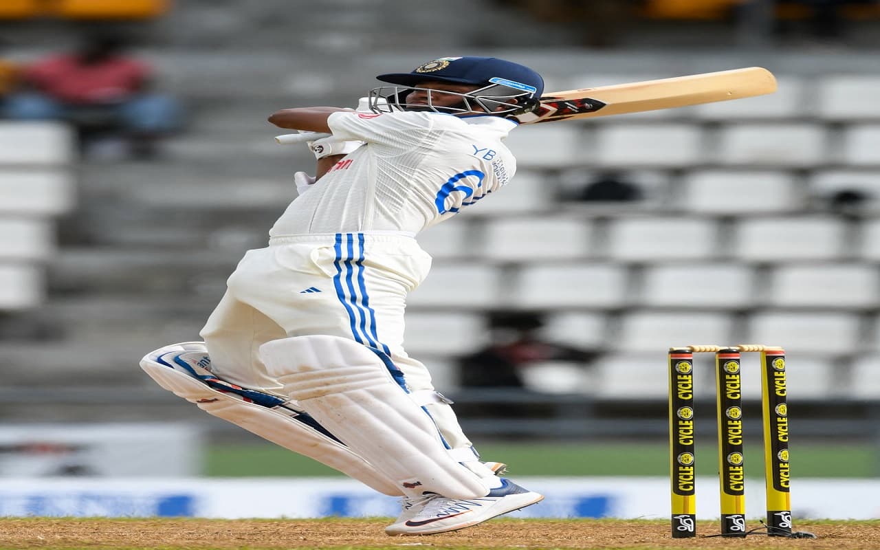 IND vs WI, 1st Test: पहले दिन भारत ने कसा वेस्टइंडीज पर शिकंजा, अश्विन और जायसवाल चमके IND vs WI, 1st Test: पहले दिन भारत ने कसा वेस्टइंडीज पर शिकंजा, अश्विन और जायसवाल चमके