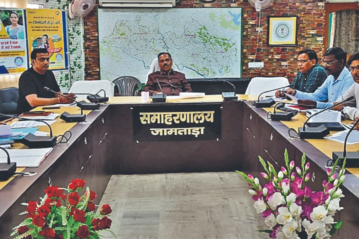 जामताड़ा : शत-प्रतिशत लाभुकों के आयुष्मान कार्ड बनाए जाने के निर्देश