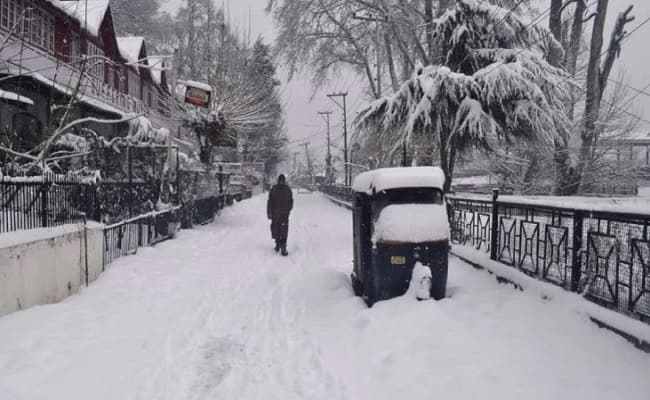 दक्षिणी कश्मीर में आसमान तले रह रहे दो बच्चों की ठंड से मौत, प्रशासन ने दी ये सफाई