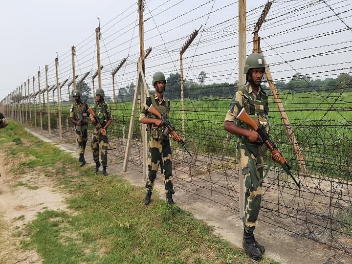 Jammu and Kashmir: भारत के खिलाफ पाकिस्तान की आसमान से लेकर जमीन तक नई साजिश, आतंकियों की ऐसे कर रहा है मदद