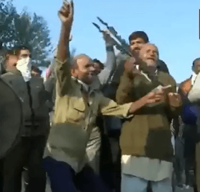 Jammu Kashmir DDC Elections: जम्मू-कश्मीर में DDC चुनाव में पहली बार वोट डाल झूम उठे पाकिस्तान से आये रिफ्यूजी, VIDEO में एक वोट डालने की खुशी तो देखिए