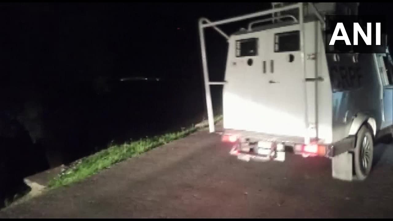 Jammu Kashmir: अनंतनाग में सुरक्षाबलों और आतंकियों के बीच मुठभेड़ शुरू, किसी के हताहत होने की खबर नहीं