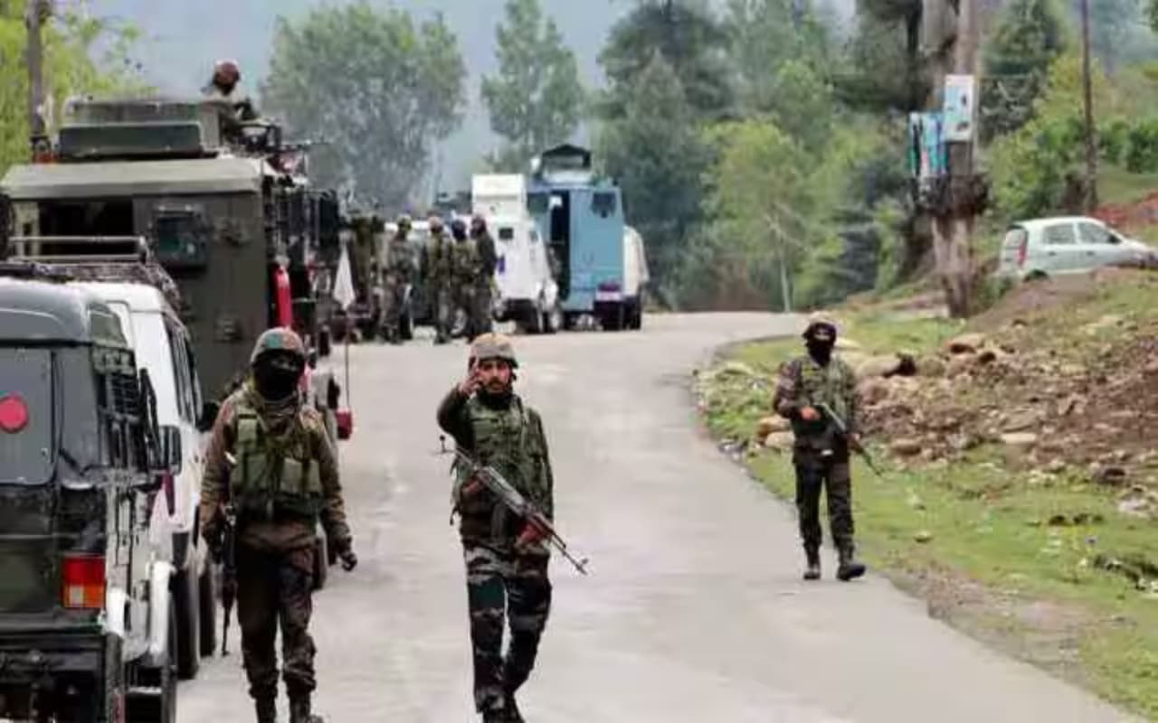 Jammu Kashmir: सुरक्षा बलों से मुठभेड़ में एक आतंकवादी ढेर, पुलिस का भी 1 जवान  घायल