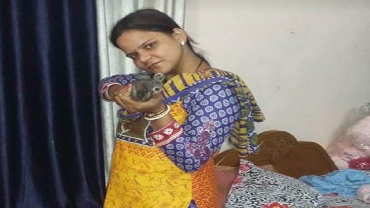 Jharkhand News: जमीन कारोबारी मर्डर केस में बुलेट रानी व उसके प्रेमी समेत तीन दोषियों को उम्रकैद की सजा Jharkhand News: जमीन कारोबारी मर्डर केस में बुलेट रानी व उसके प्रेमी समेत तीन दोषियों को उम्रकैद की सजा