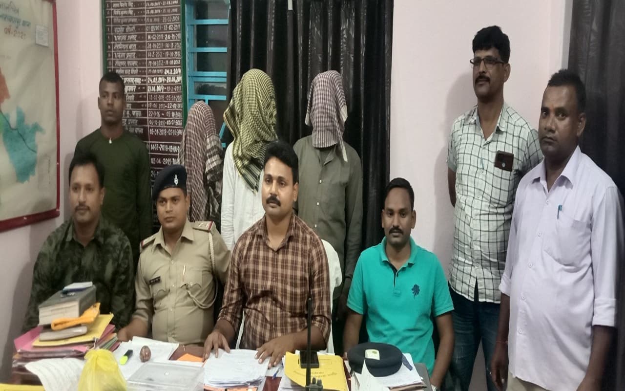 Jharkhand Crime News: जामताड़ा में कार से डकैती करने जा रहे थे 8 बदमाश, हथियार के साथ  3 अरेस्ट