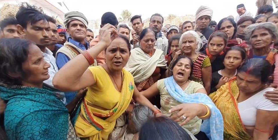 Bihar Crime News: जमुई में बेखौफ अपराधियों का तांडव, पूर्व मुखिया को दौड़ा-दौड़ाकर मारी गोली