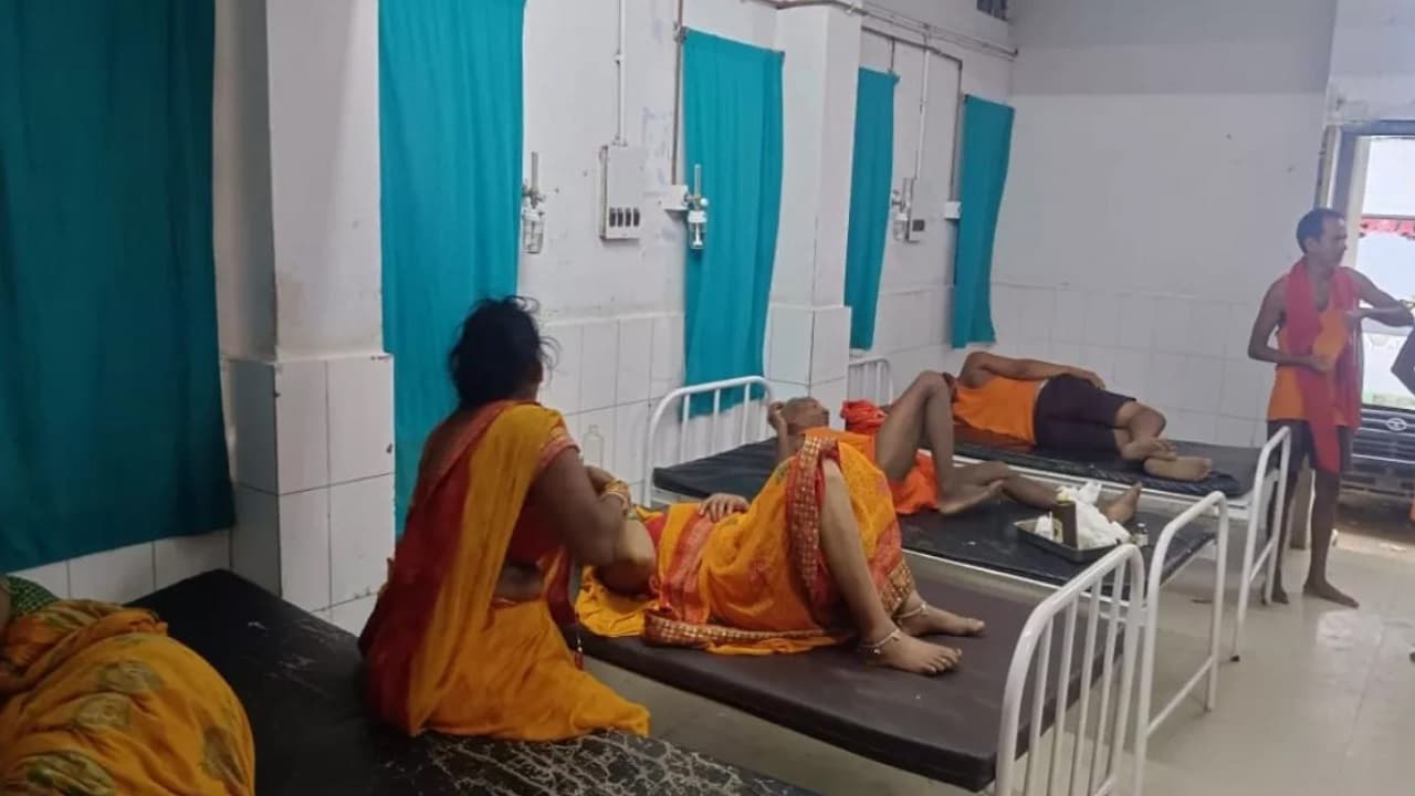 बिहार: देवघर से लौट रहे कांवरियों से भरी बस पेड़ से टकराई, 46 लोग घायल, तीन की हालत गंभीर