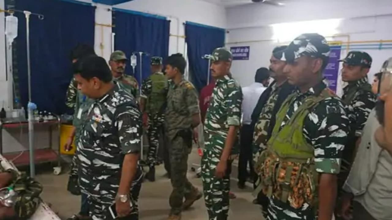 बिहार: जमुई में 20 फीट गहरे नदी में गिरी CRPF जवानों से भरी बस, चार लोग घायल, दो की स्थिति गंभीर, जानें अपडेट