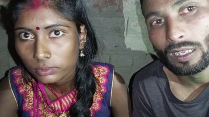 तीन बच्चों के पिता की ग्रामीणों ने करवाई शादीशुदा प्रेमिका से शादी, पहली पत्नी बोली: मुझे पति का इंतजार