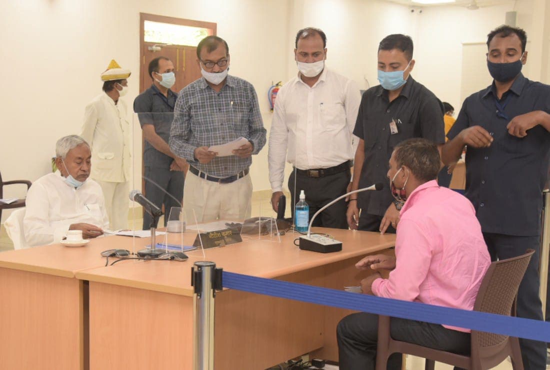 सीएम नीतीश कुमार ने जनता दरबार में सुनी 84 लोगों की समस्याएं, अधिकारियों को दिए जरूरी दिशा निर्देश