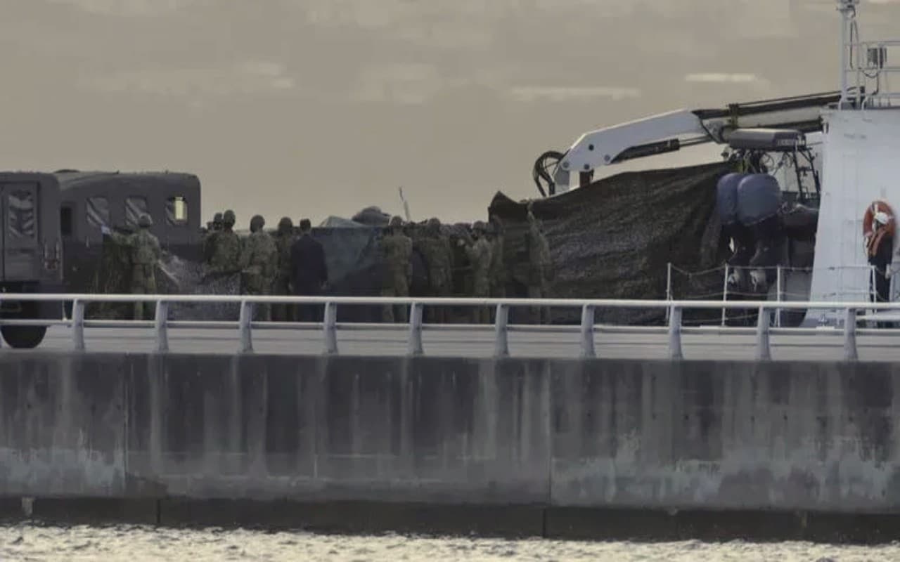 जापानी सेना का हेलीकॉप्टर दुर्घटनाग्रस्त, समुद्र से दो शव बरामद, सर्च ऑपरेशन जारी