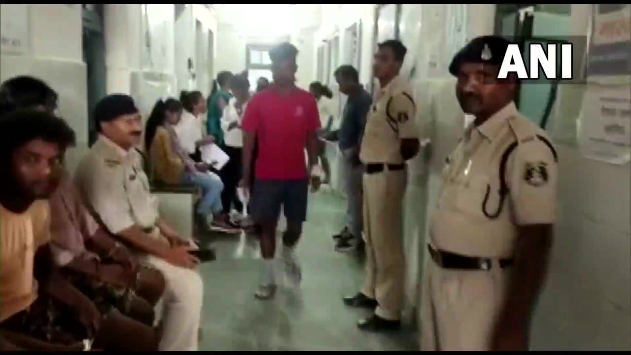 छत्तीसगढ़: शर्मनाक घटना, लड़की के साथ दुष्‍कर्म, चुप रहने के एवज में दिये 1 लाख