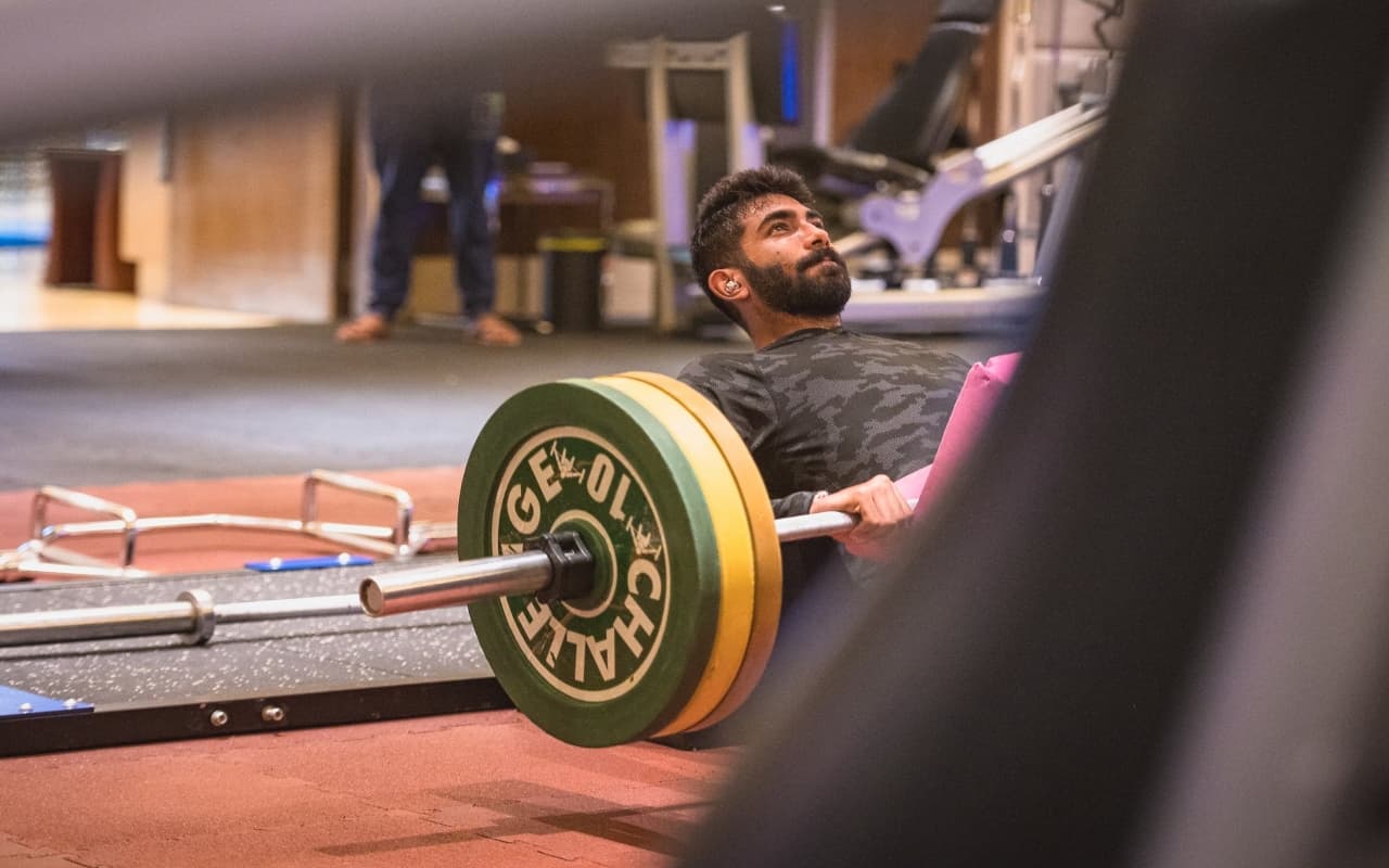 IND vs AUS T20 Series: ऑस्ट्रेलिया के खिलाफ मैच से पहले जसप्रीत बुमराह ने जमकर बहाया पसीना, देखें वीडियो