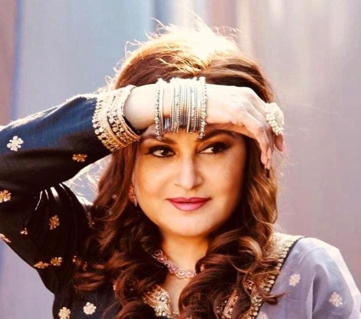चुनाव हारने के बाद फिल्मी दुनिया में वापस लौटी जयप्रदा ! पंजाबी कुड़ी का लुक सोशल मीडिया पर वायरल