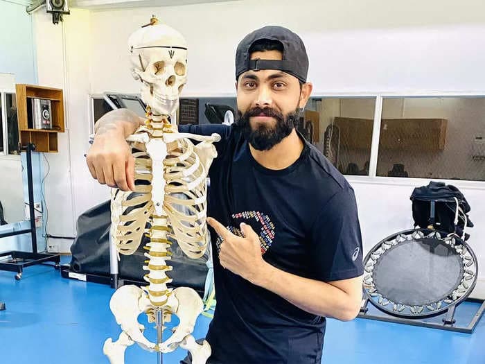 रवींद्र जडेजा ने अपने खास दोस्त के साथ शेयर किया फोटो तो सोशल मीडिया पर मचा बवाल, लोगों को नहीं हुआ यकिन