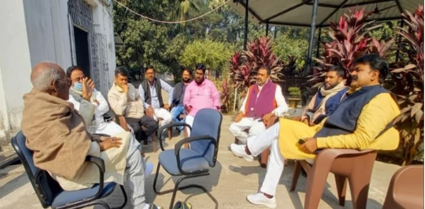 Bihar Politics: बंगाल के युवा नेताओं के बाद JDU के दरबार में पहुंचे Congress और BSP के MLA, तेज हुई सियासत Bihar Politics: बंगाल के युवा नेताओं के बाद JDU के दरबार में पहुंचे Congress और BSP के MLA, तेज हुई सियासत