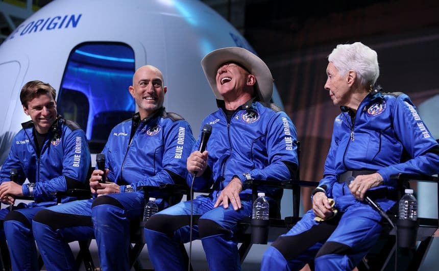 Jeff Bezos ने 10 मिनट की स्पेस ट्रिप पर खर्च किये 40 हजार करोड़, बताया- कैसा रहा सफर