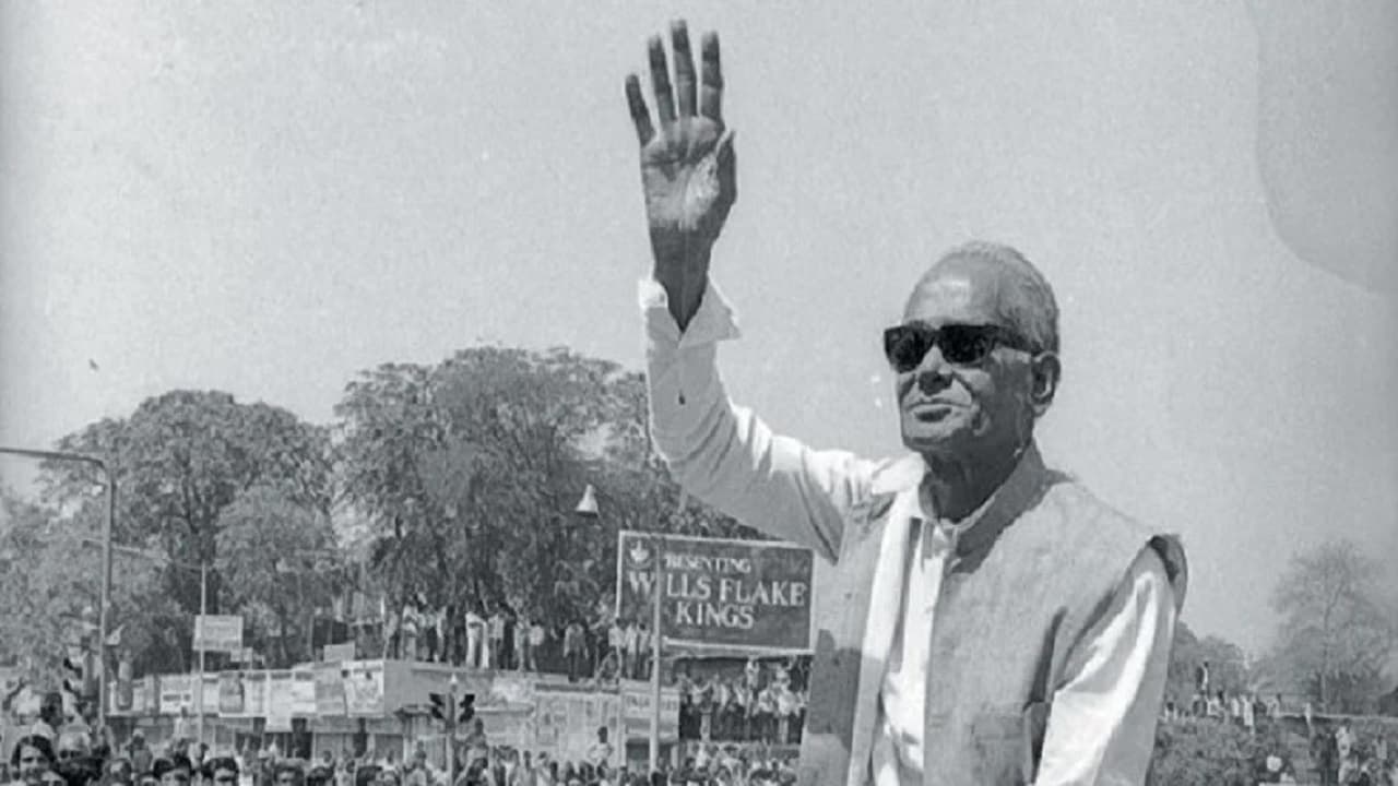 Jayaprakash Narayan: लालू और नीतीश ने किया जयप्रकाश नारायण को निराश, जानें सुशील मोदी ने ऐसा क्यों कहा