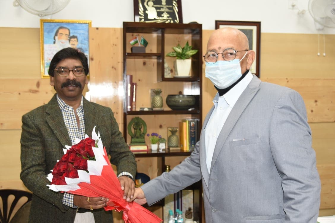 New Year 2021 : सीएम हेमंत सोरेन नये साल की शुभकामनाएं देने आये जेपीएससी के अध्यक्ष से झारखंड के युवाओं को नौकरी को लेकर क्या बोले