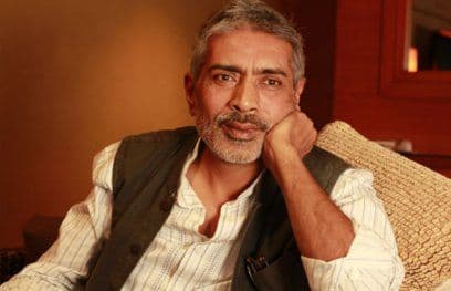 अयोध्या में आश्रम की शूटिंग के दौरान आखिर क्या देख, वहां के स्थानीय निवासी को लगा सच! निर्देशक प्रकाश झा ने कही ये बात