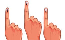 UP Panchayat Chunav 2021 : कई जिलों में व्हाट्सऐप पर लिस्ट, दिखा ये बदलाव, आरक्षण सूची की पीडीएफ फाइल...