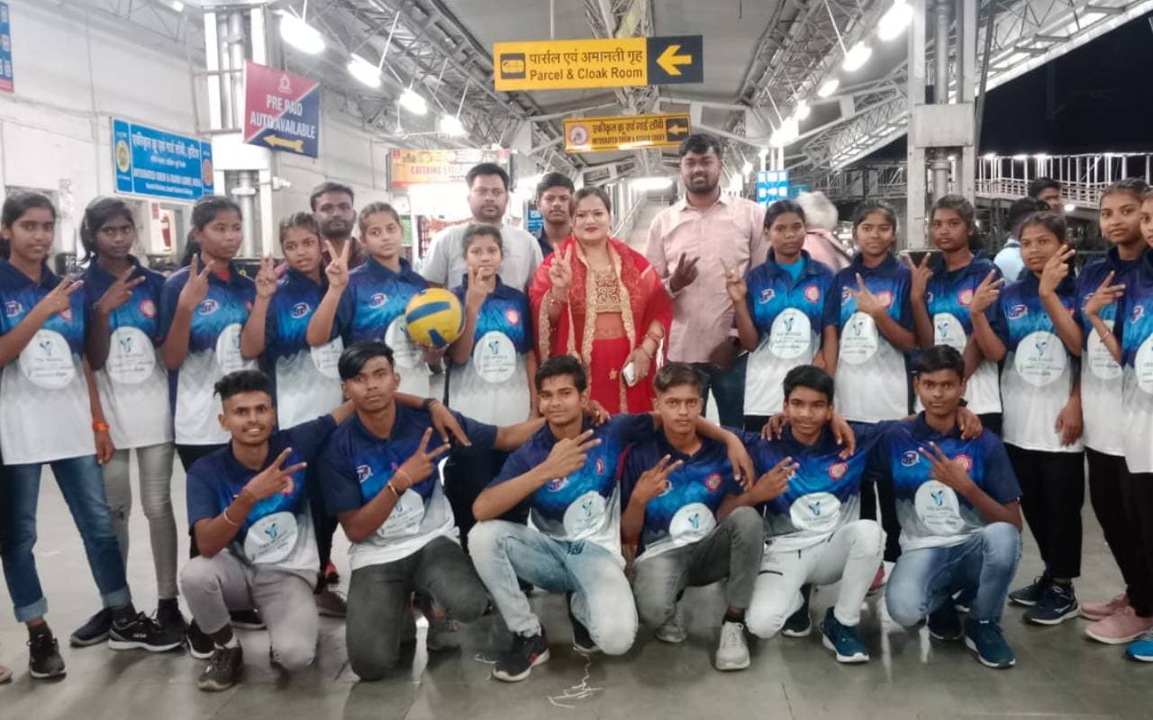 झारखंड सब जूनियर थ्रोबॉल टीम छत्तीसगढ़ रवाना, 30वीं सब जूनियर नेशनल प्रतियोगिता में लेगी हिस्सा